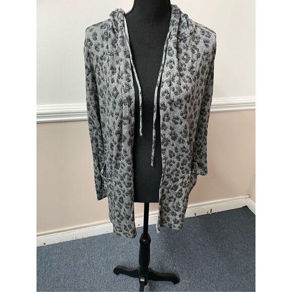 Lucky Brand Leopard Print Grey Cardigan - Picture 1 of 5